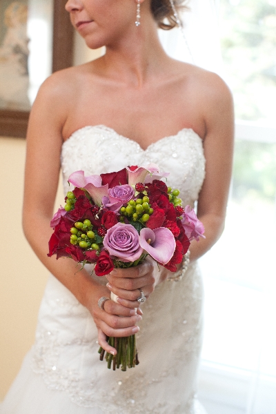 Bride with bouquet of pink and red at Lingrow Farm wedding, Pittsburgh.
