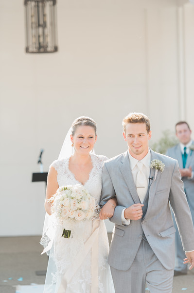 Hilton Garden Inn Southpointe Wedding Ceremony: Newlyweds Leave Courtyard