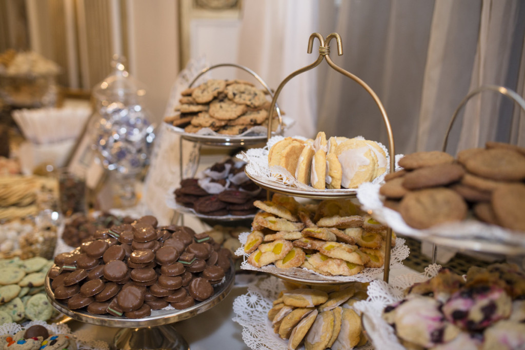 george-washington-hotel-pittsburgh-wedding-reception-dessert-table